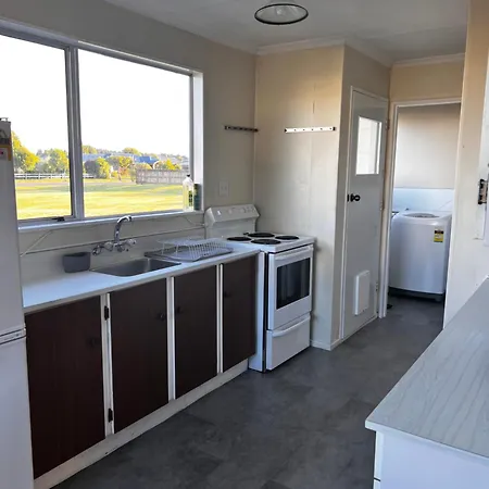 Mcgregor Court Manor Villa Te Anau Exterior photo