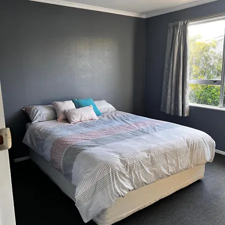 Mcgregor Court Manor Villa Te Anau Exterior photo